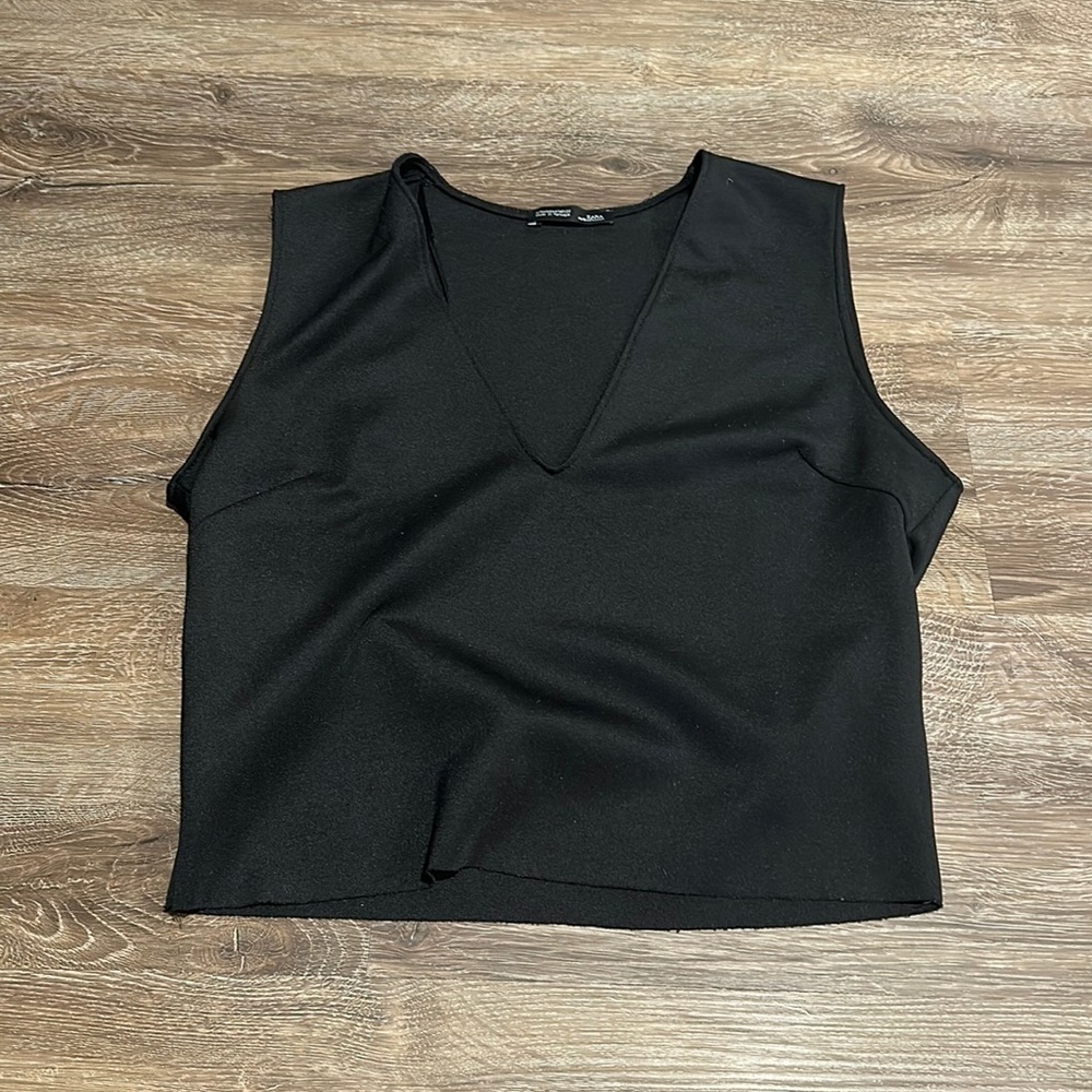 Zara Women’s Black V-Neck Sleeveless Top - Size Medium